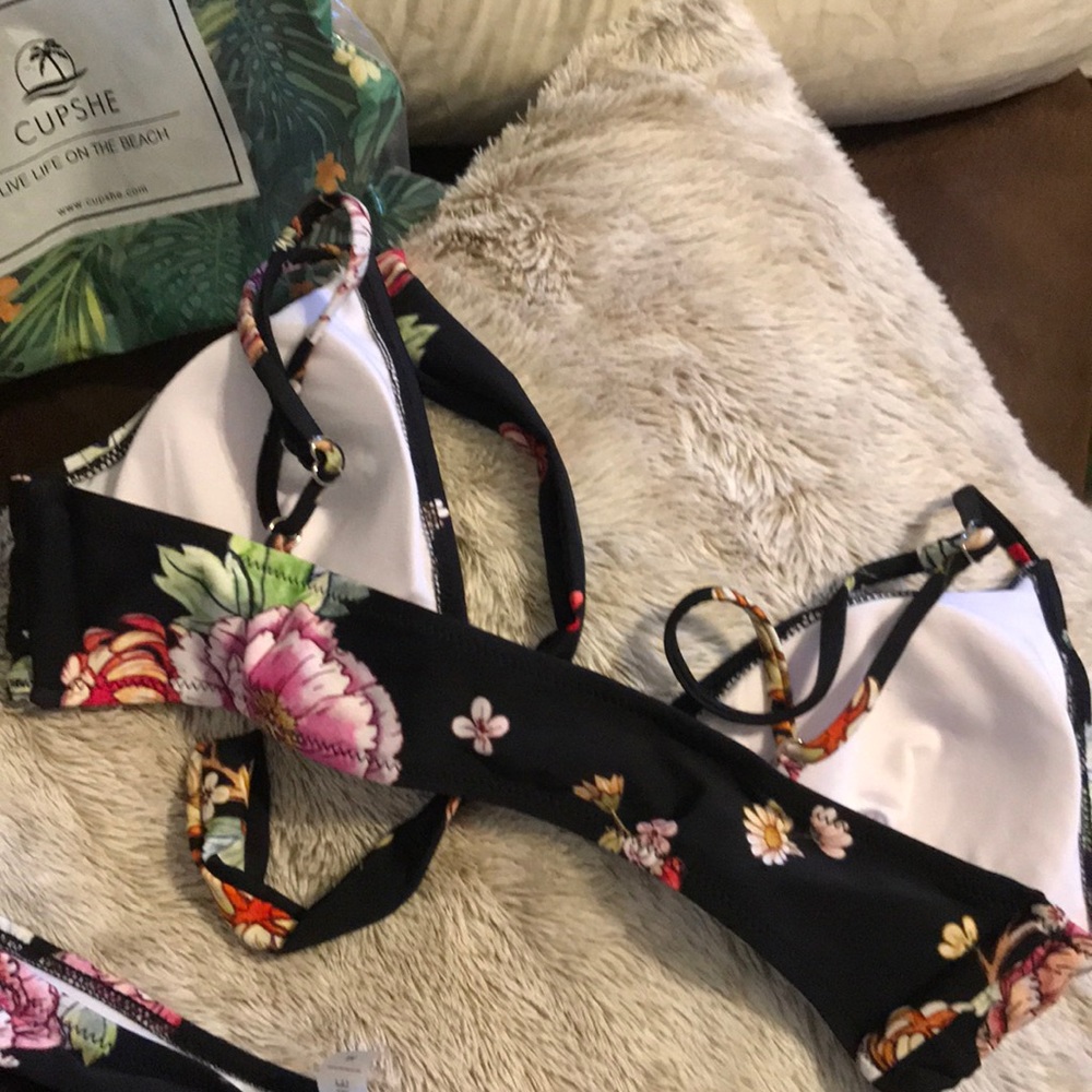 CUPSHE Bikini - Picture 3 of 7